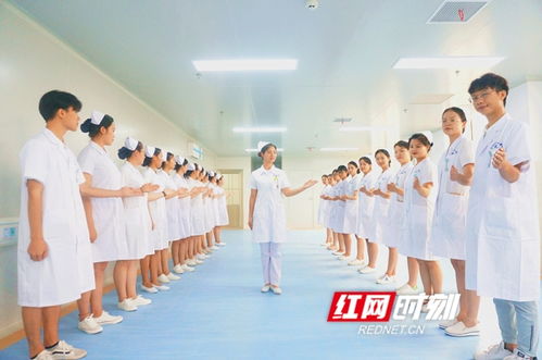 以護理禮儀提服務質量 永州市中心醫院舉辦護士禮儀培訓